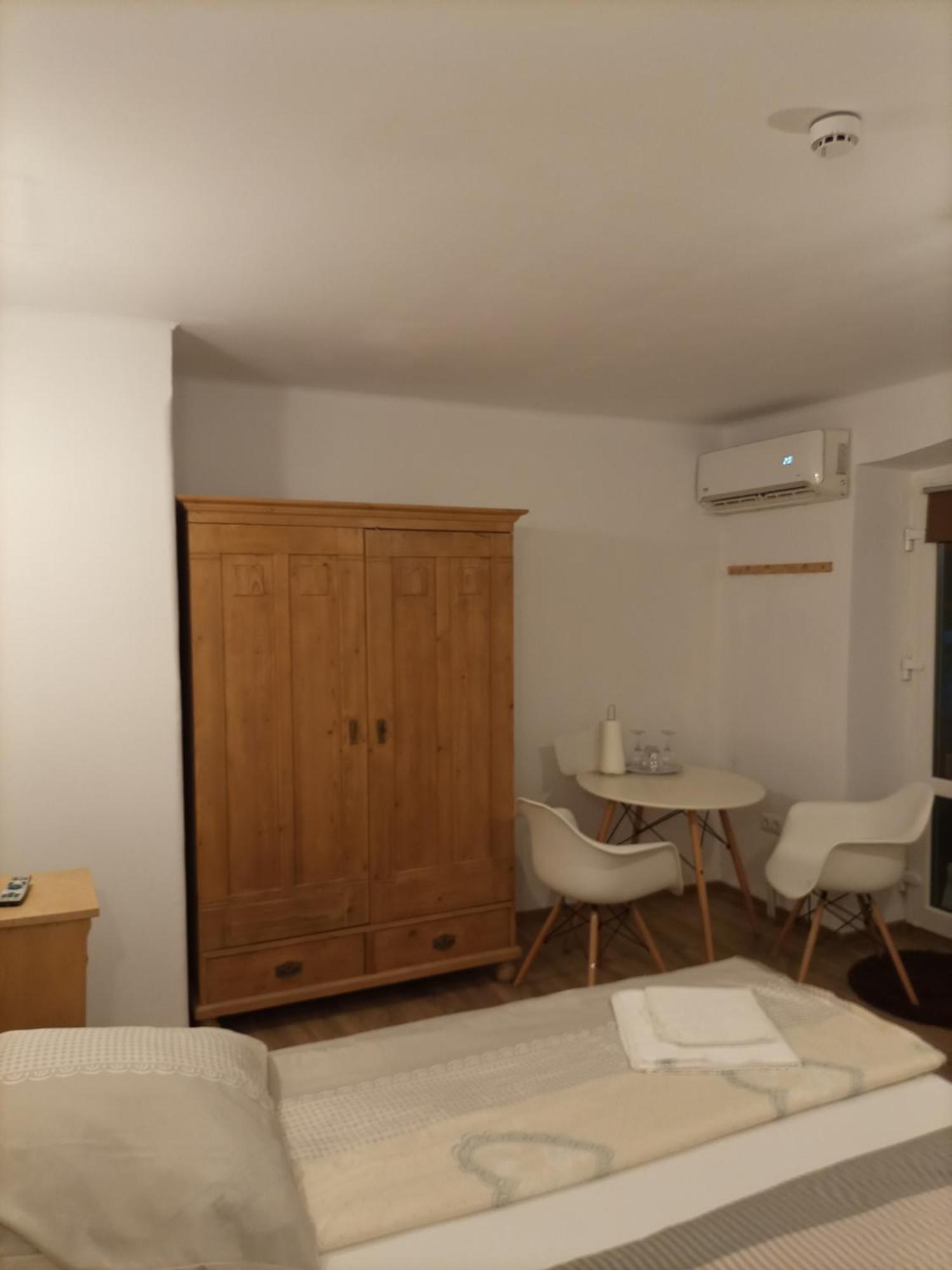 Gloria Apartments Sighişoara Chambre photo